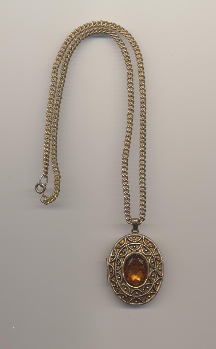 Vintage best sale avon pendants