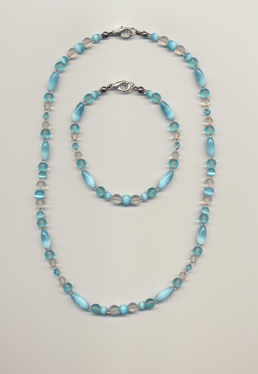 From Short To Long: A Set Of A Necklace And Its Bracelet